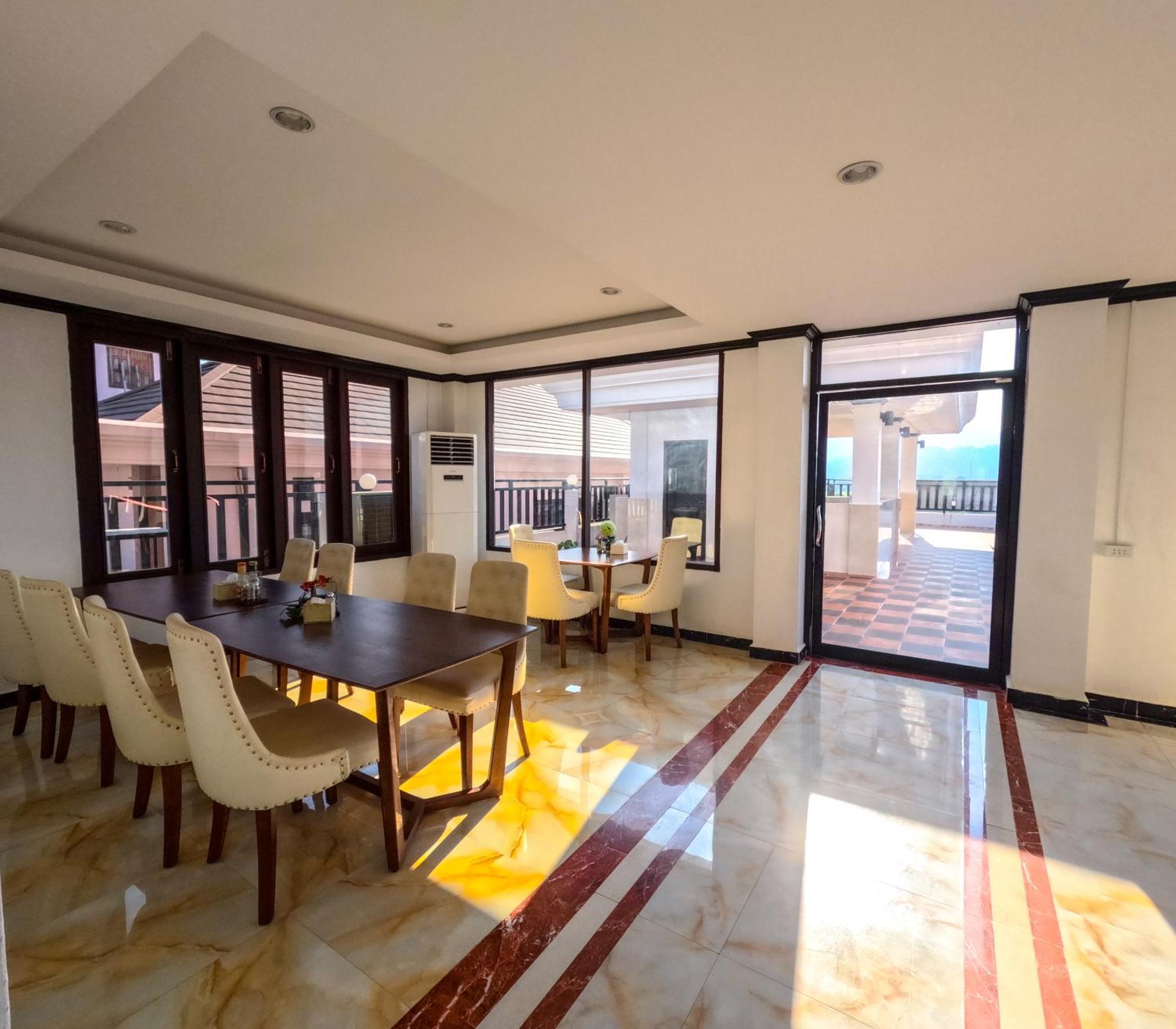 Vang Vieng Consiana Hotel Exterior photo