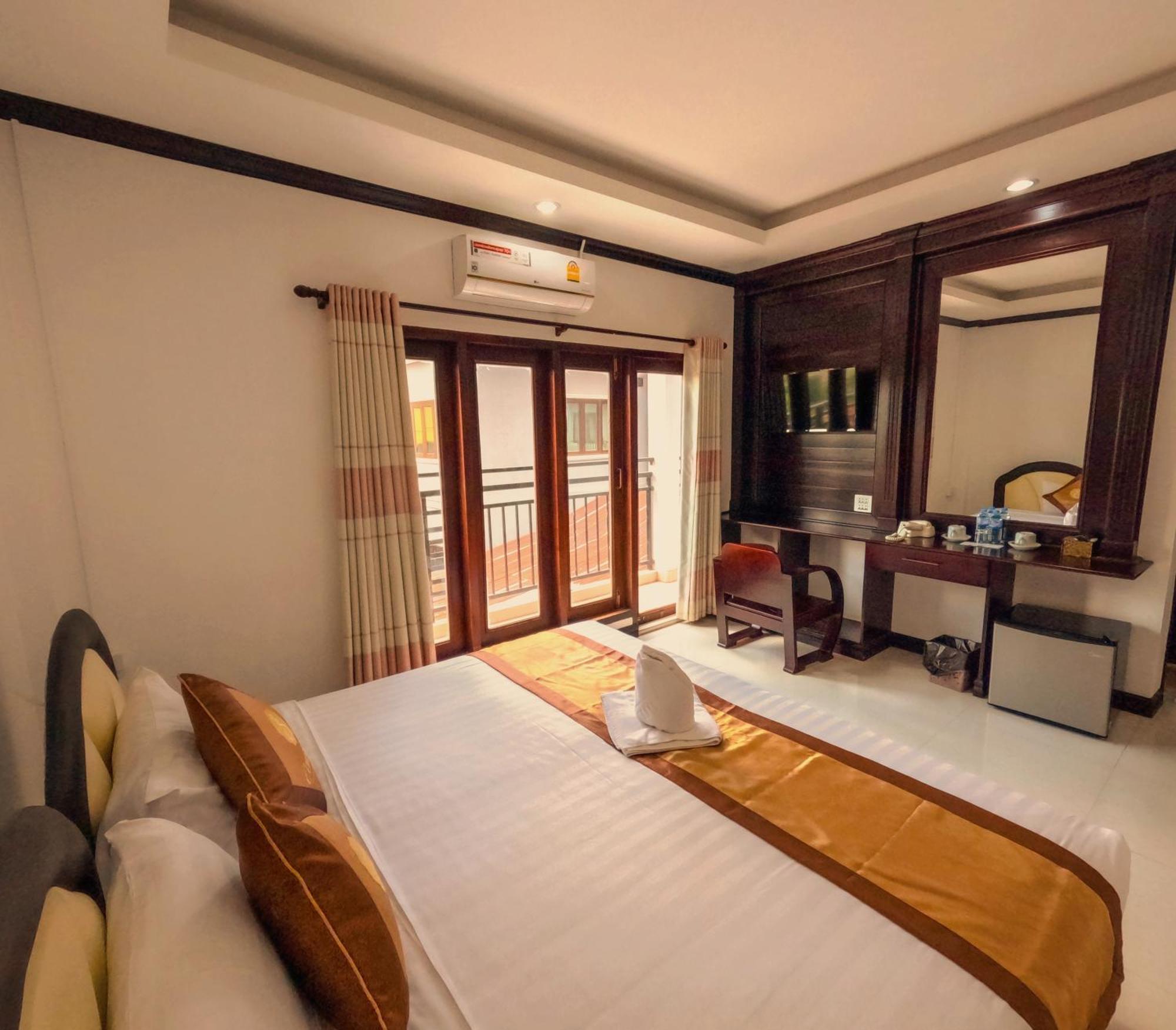 Vang Vieng Consiana Hotel Exterior photo