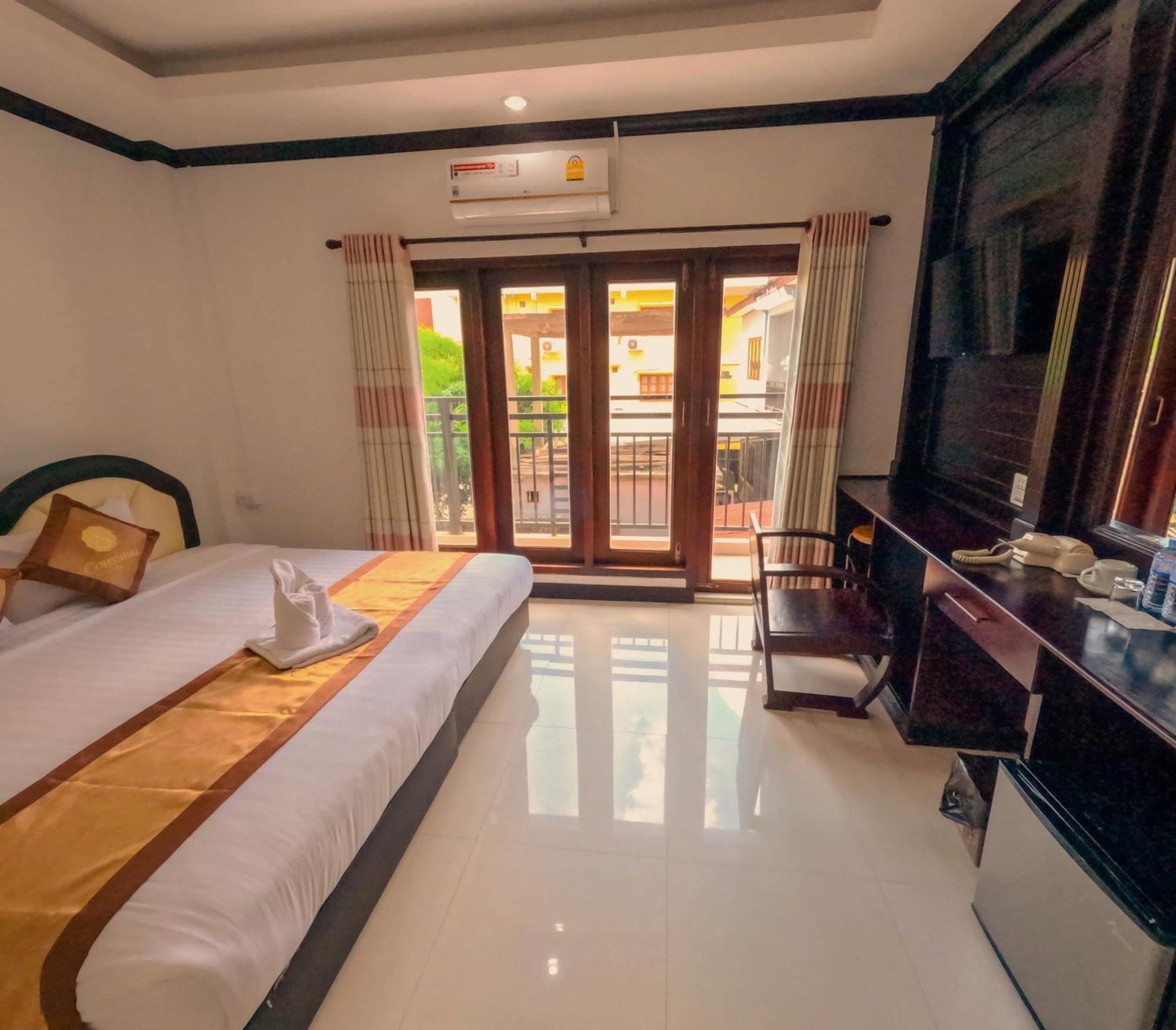 Vang Vieng Consiana Hotel Exterior photo