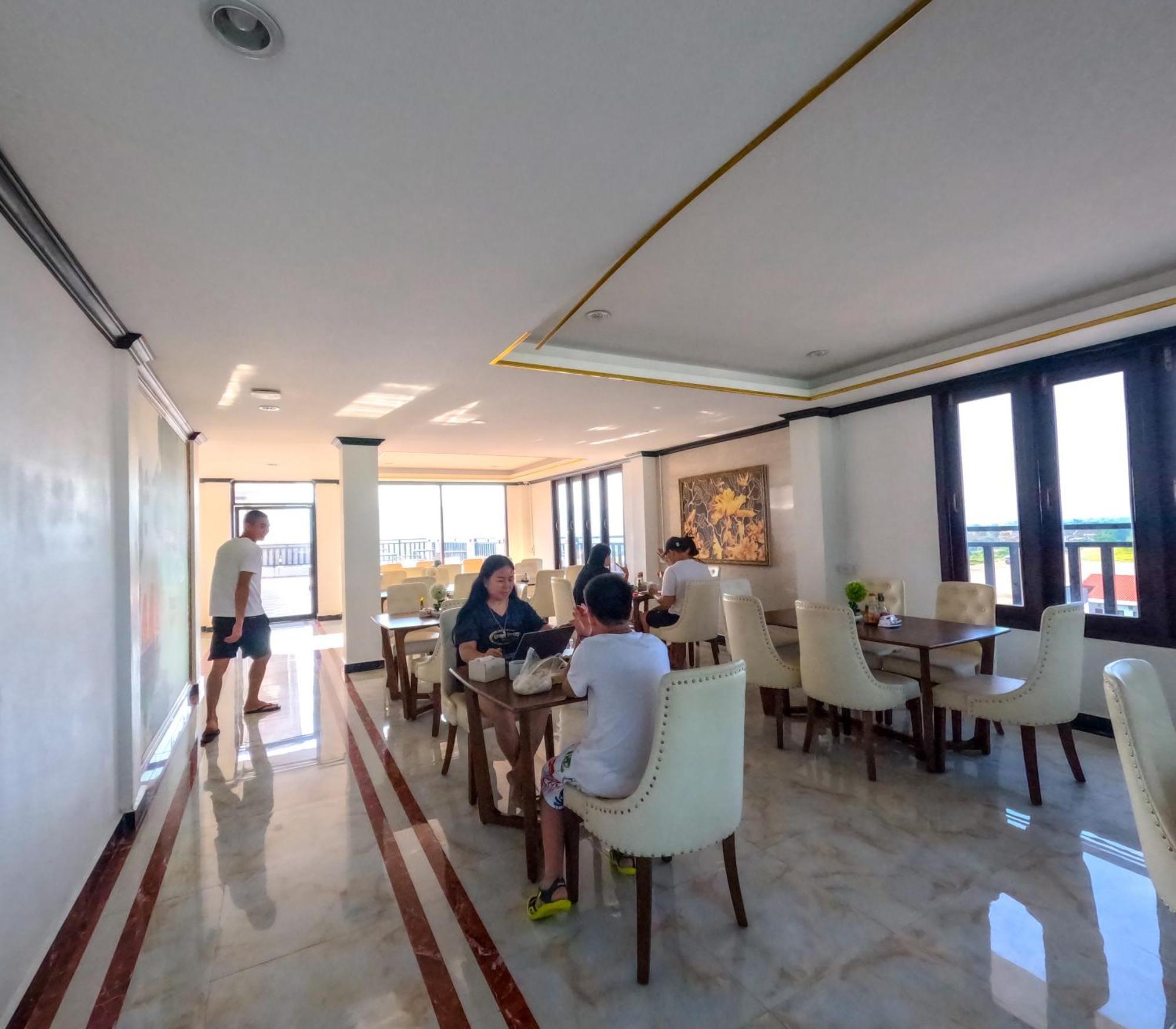 Vang Vieng Consiana Hotel Exterior photo