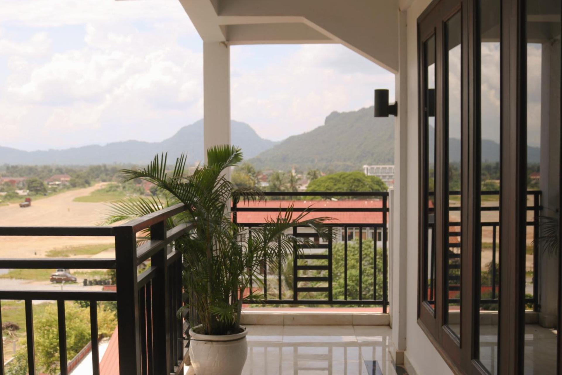 Vang Vieng Consiana Hotel Exterior photo