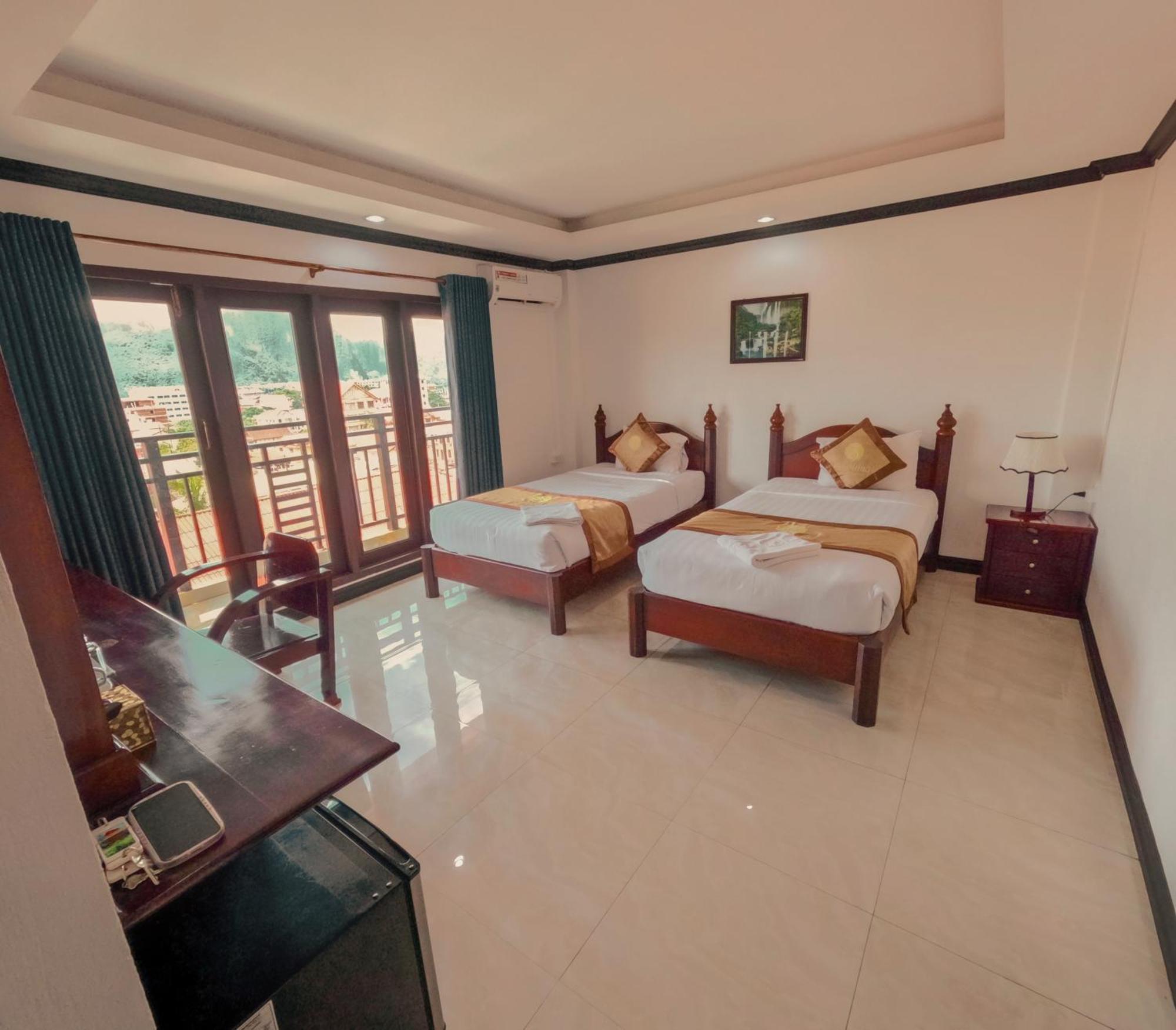 Vang Vieng Consiana Hotel Exterior photo