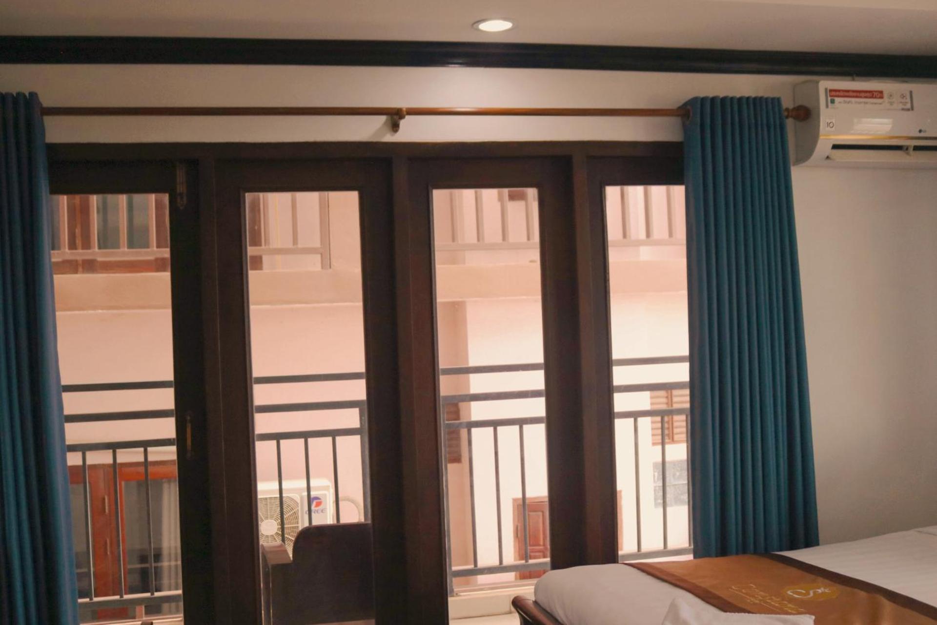 Vang Vieng Consiana Hotel Exterior photo