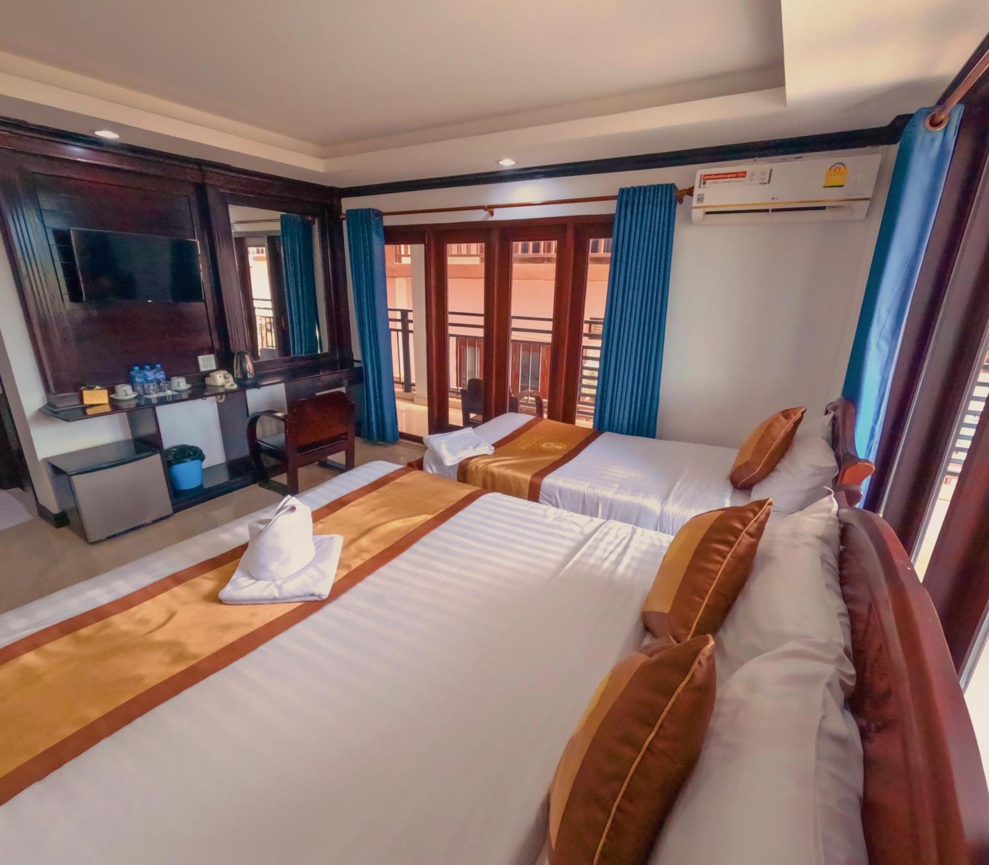 Vang Vieng Consiana Hotel Exterior photo